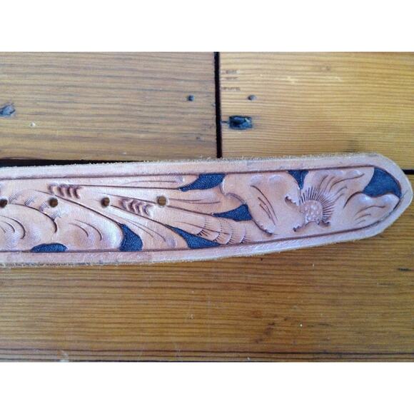 Paradise Ranch WY Handtooled Floral Southwestern Brown Womens Leather Belt XS 26